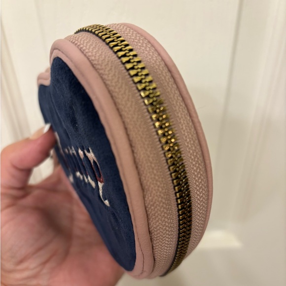 Juicy Couture retro heart wristlet - NWT - Picture 4 of 5